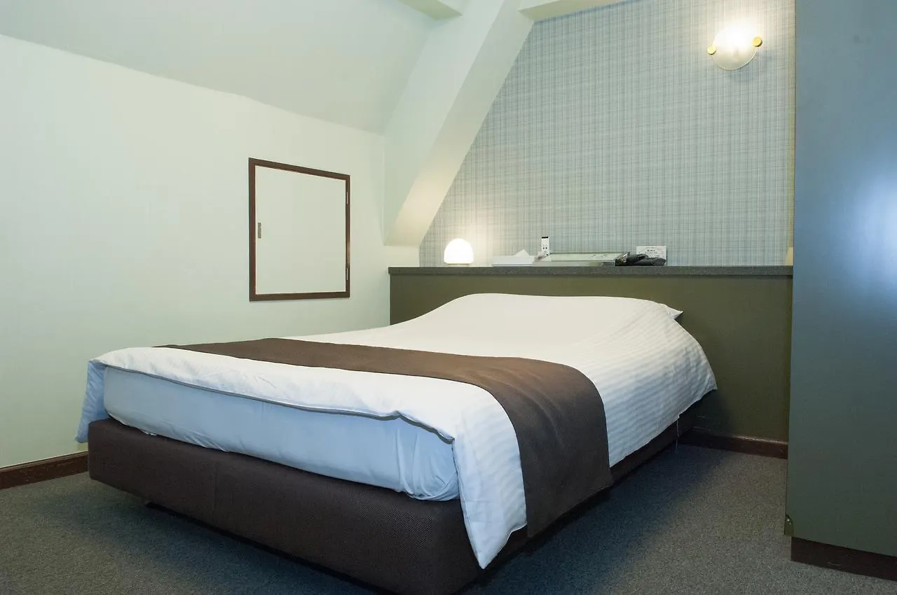Hotel L contacts